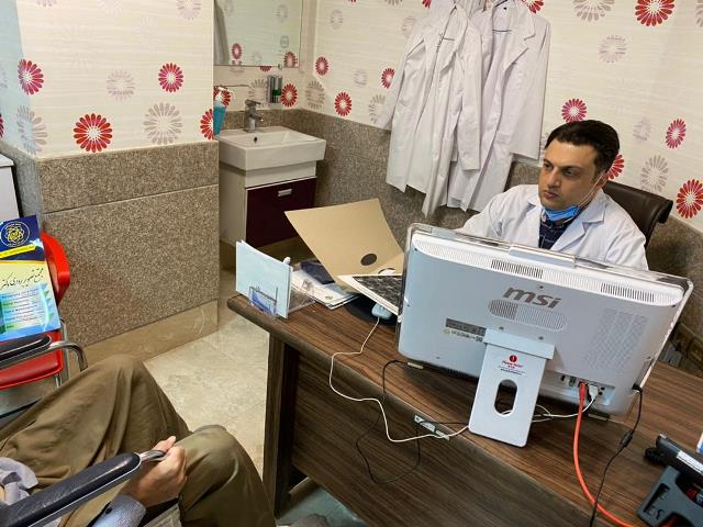 دکتر در مطب 1